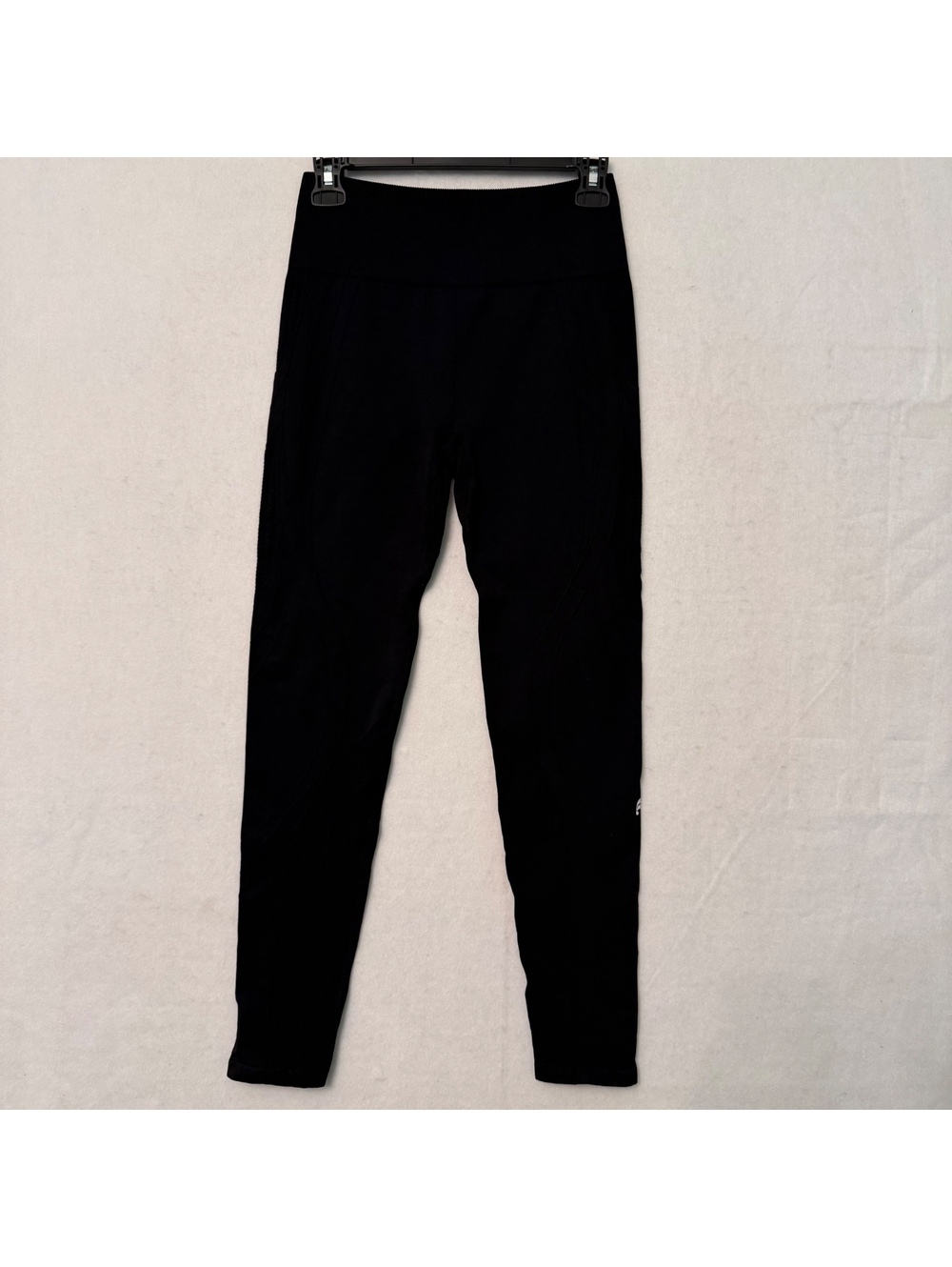 Fabletics Seamless High Waisted Leggings Women's MEDIUM Black 25" Inseam